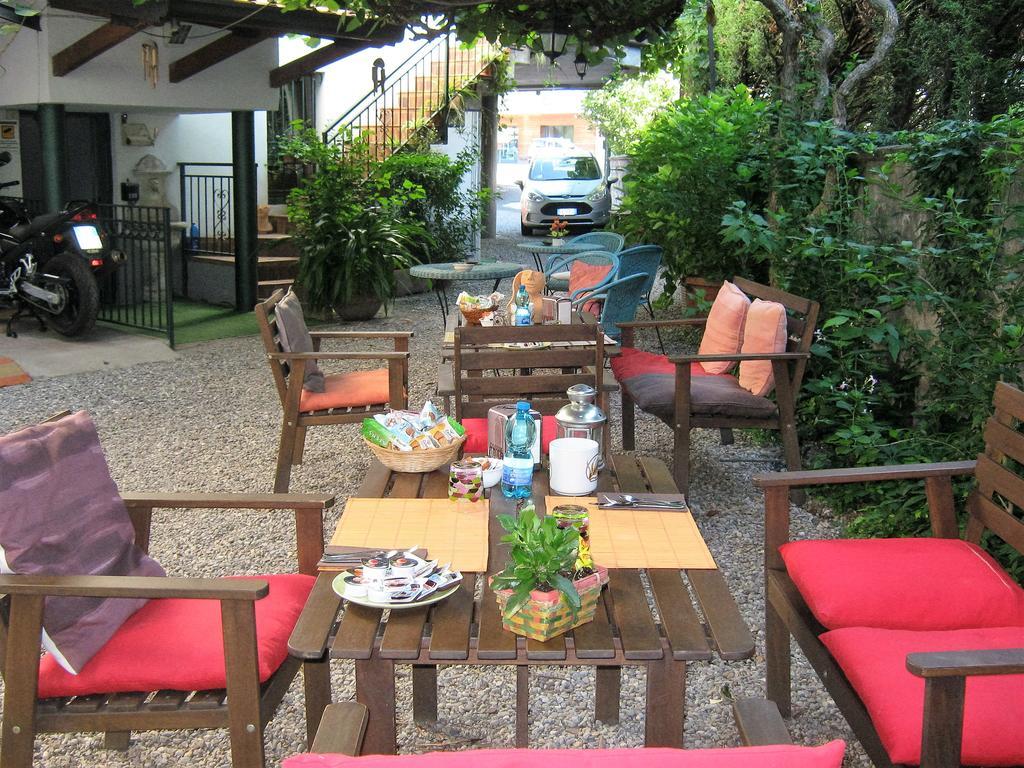 Albergo Sangalli Darfo Boario Terme Exterior photo